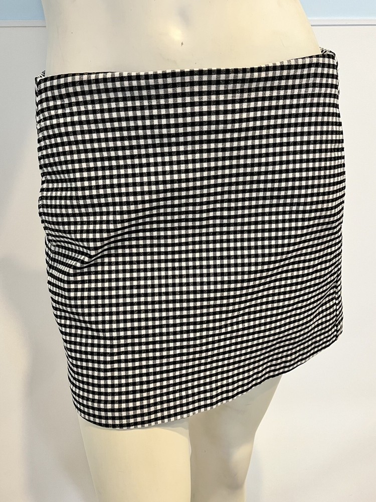 Urban Outfitters Black and White Checked Short A Line Skirt Back Zip Pockets M