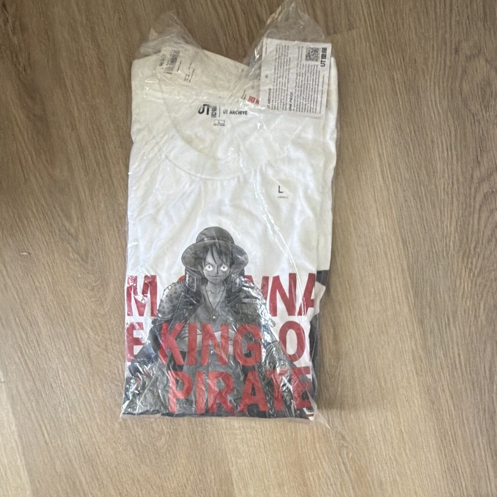 Uniqlo UT Archive One Piece Men's White Graphic Print Crew Neck T-Shirt L
