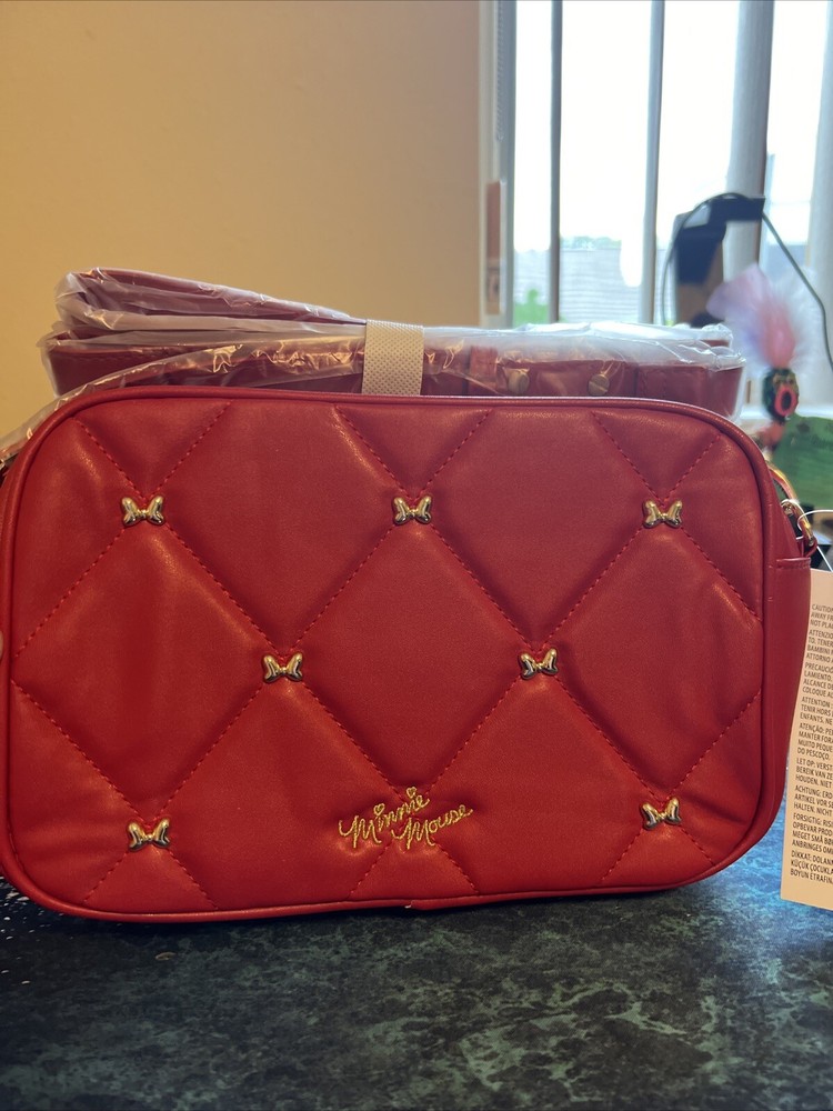 NEW Disney Parks Quilted MINNIE MOUSE Red Gold Bow Purse Crossbody Bag NWT