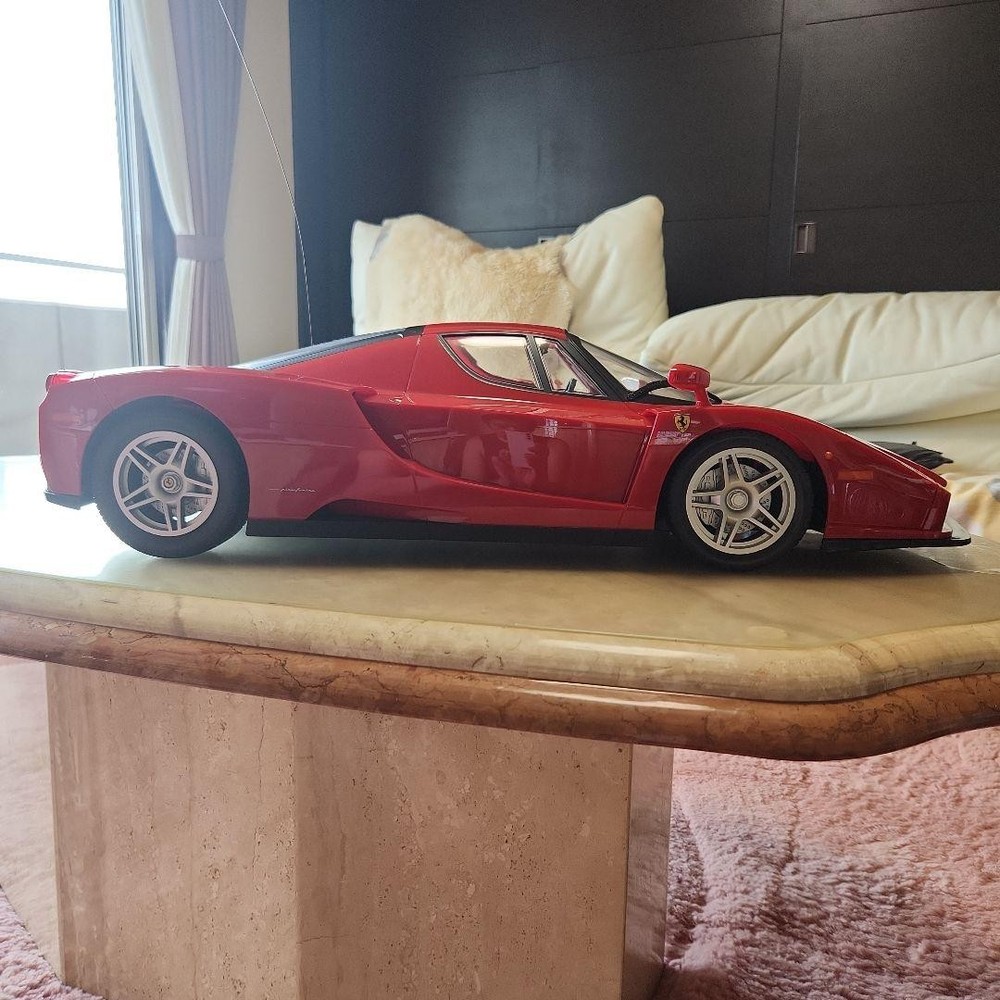 Ferrari Enzo 1/7 scale red. RC car #048a2d