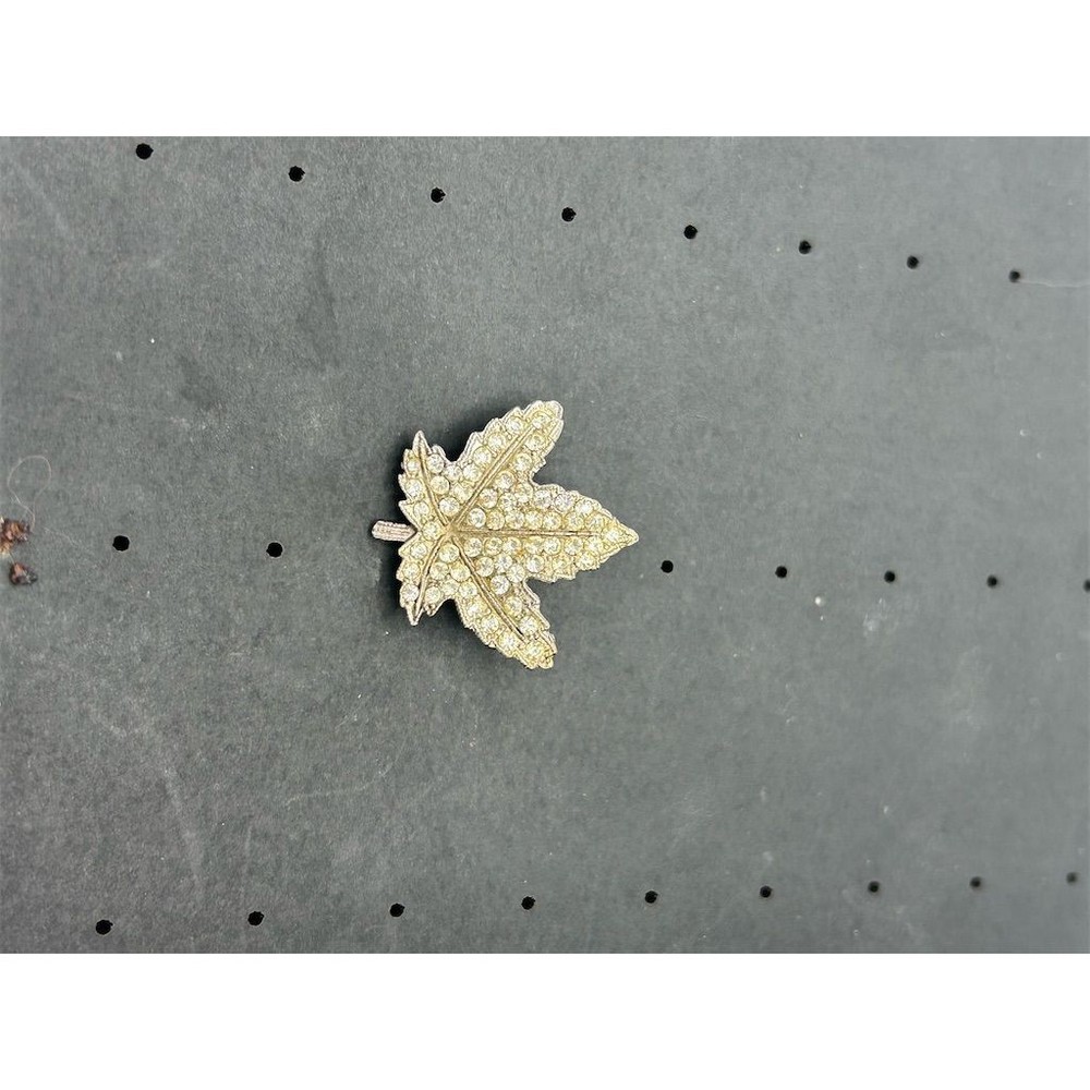 Vintage Silver Rhinestone Maple Leaf Brooch Fashion Jewelry