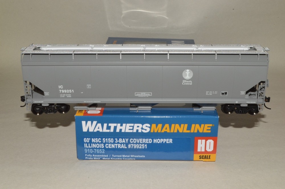 HO Walthers 60' NSC 5150 grain covered hopper car Illinois Central RR 799251