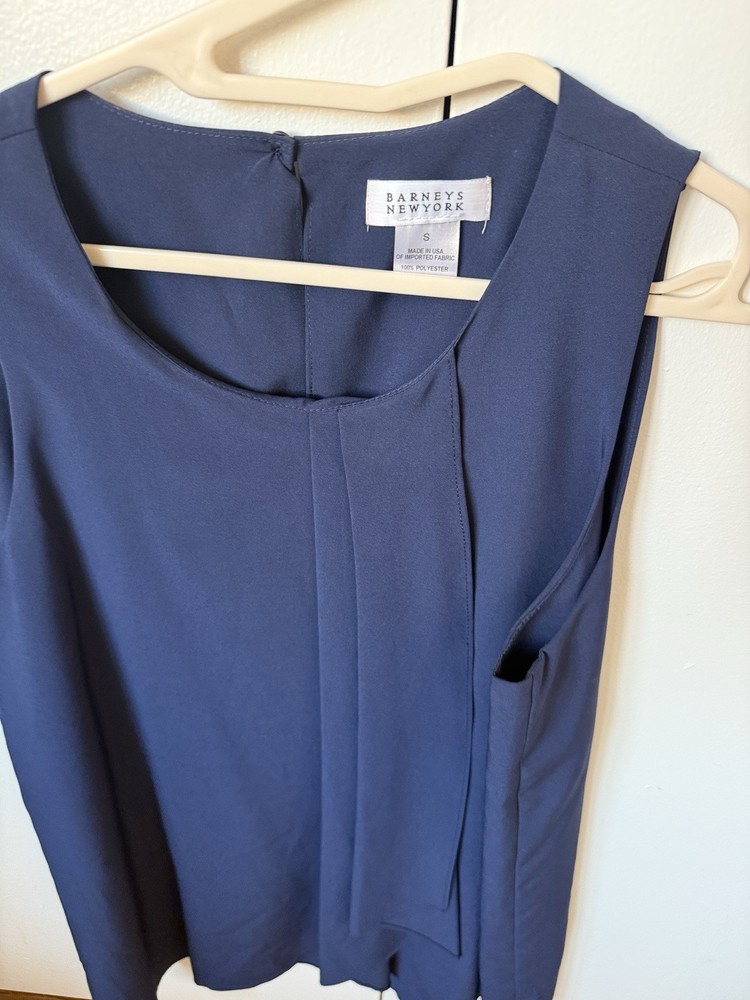 Barneys New York Women's Navy Blue Sleeveless Blouse S Polyester Solid