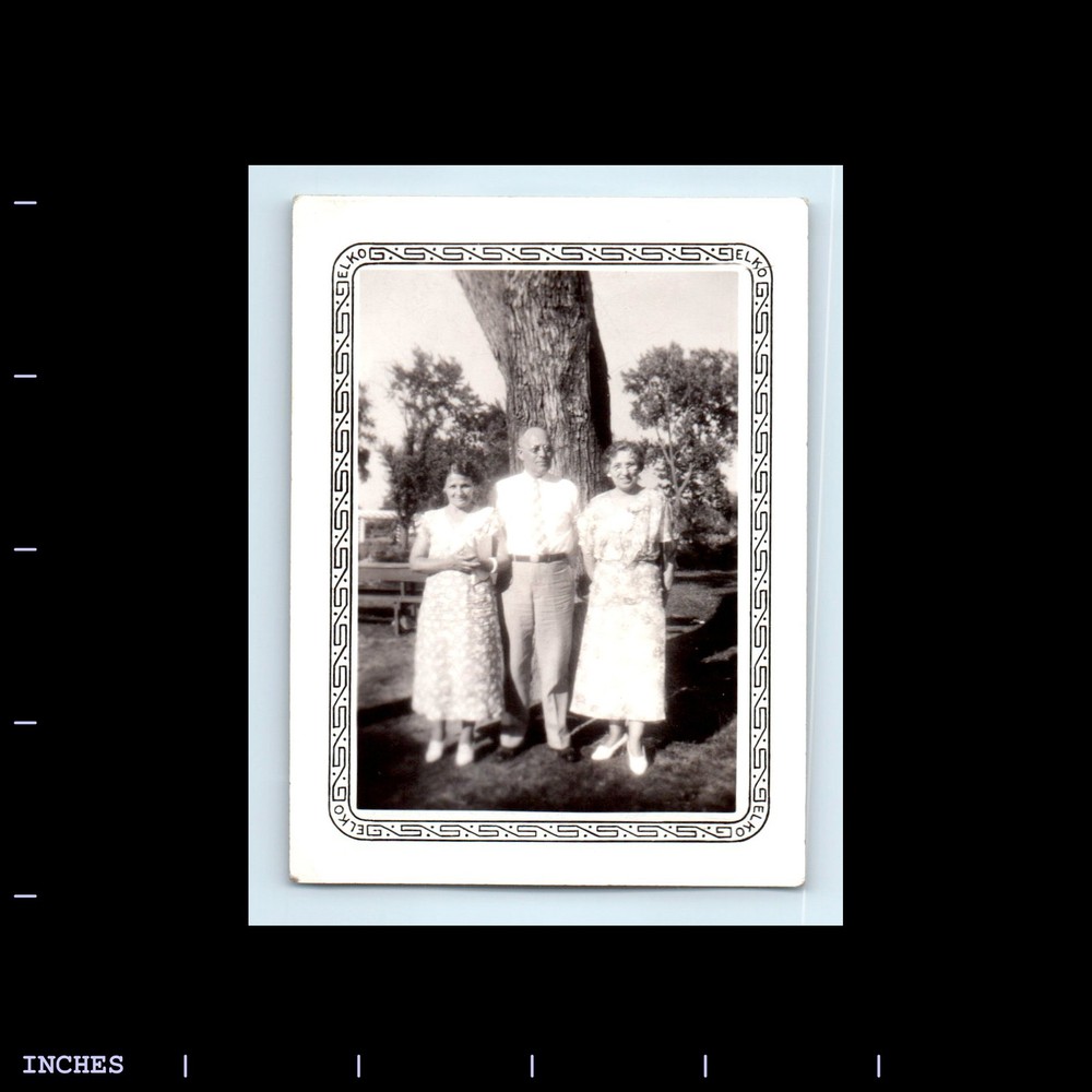 Old Vintage Photo MAN WOMEN OUTSIDE BY TREE DECORATIVE BORDER