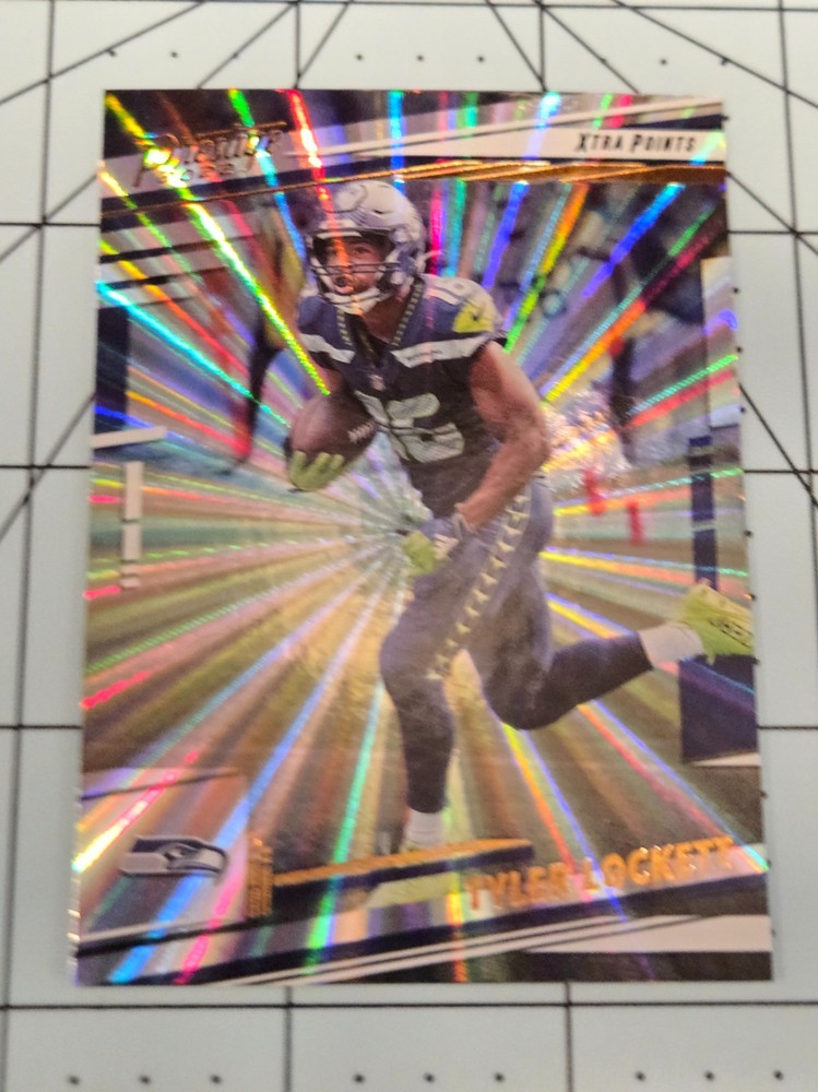 2022 Panini Prestige - Tyler Lockett #257 Xtra Points Sunburst
