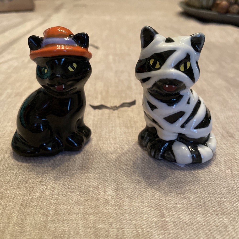 Cracker Barrel Black Cat Halloween Mummy Witch Mini Salt & Pepper Shaker Set1