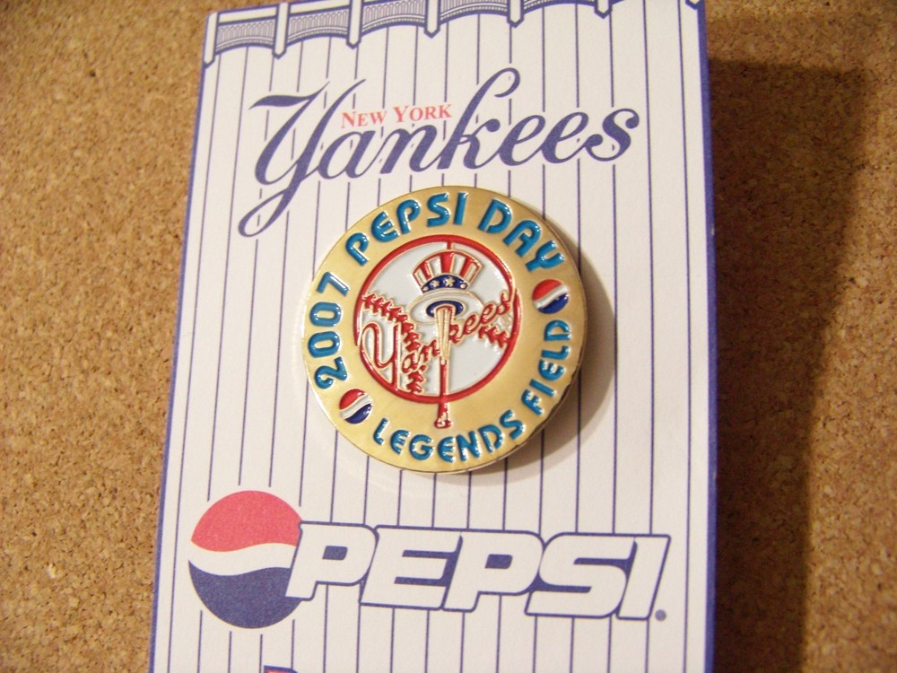 2007 NY N.Y. New York Yankees Pepsi Day Spring Training Florida pin