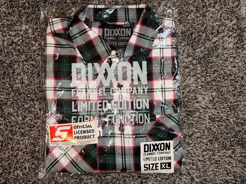 Men’s Dixxon Flannel Size XL “Snap On Christmas Deebo”
