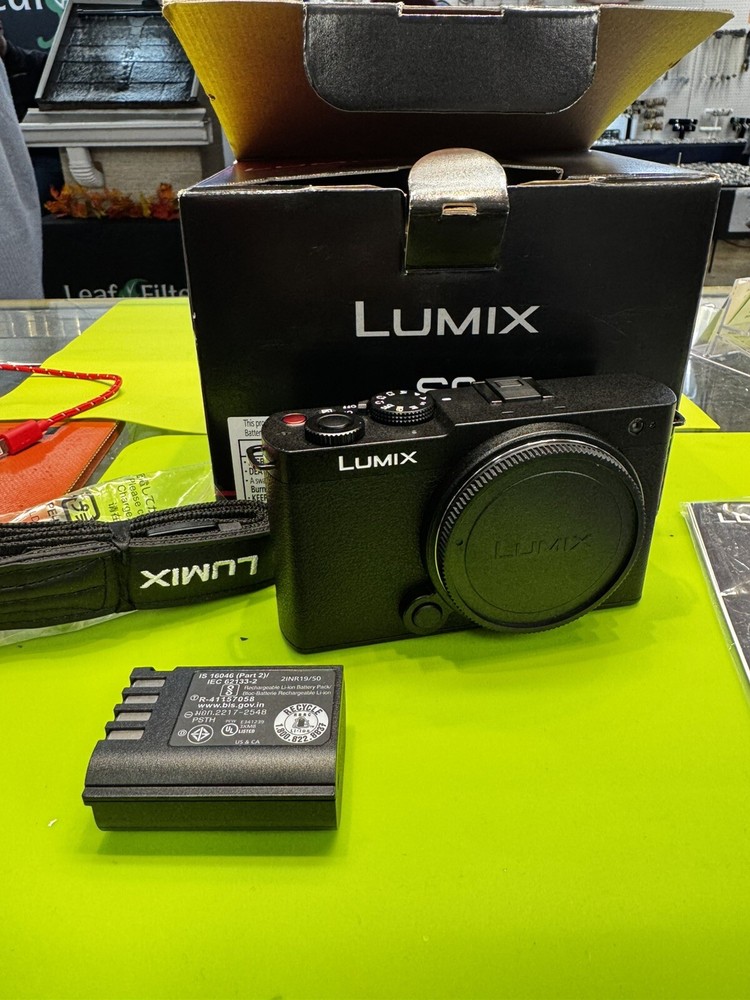 Panasonic LUMIX DC-S9 Body Black  Mint Mirrorless Camera