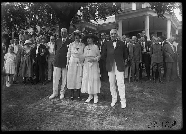 Photo:group] and Harding [Warren
