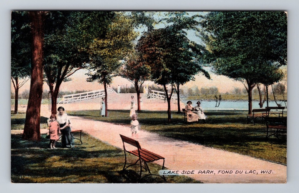 Fond Du Lac WI- Wisconsin Lake Side Park Vintage Postcard