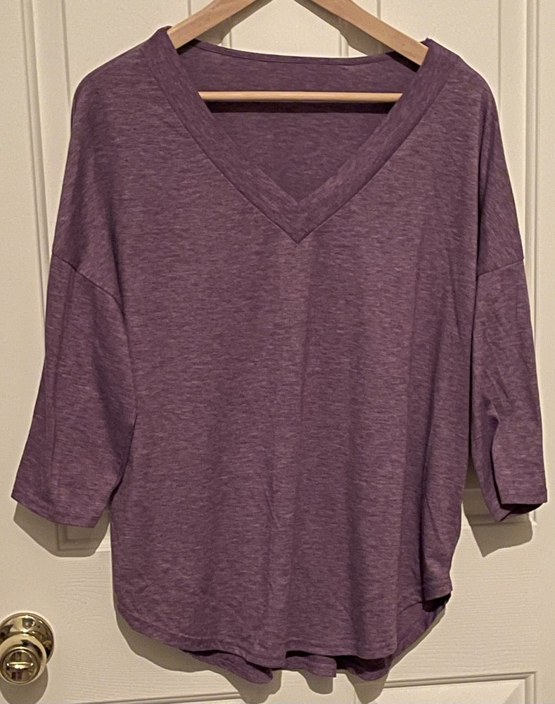 Woman’s 3/4 Sleeve Oversized V Neck Tshirt