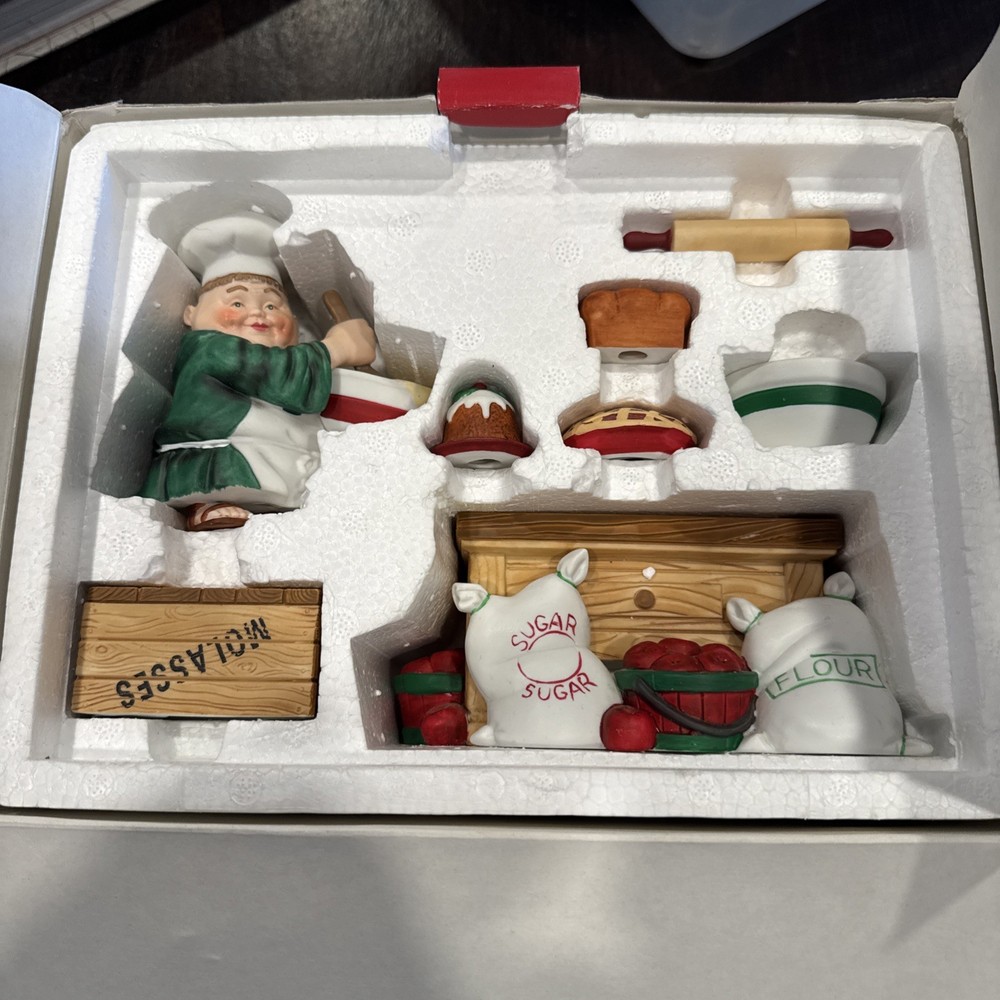 Merry Makers Dept 56 Maxwell the Mixer at His Table with Box