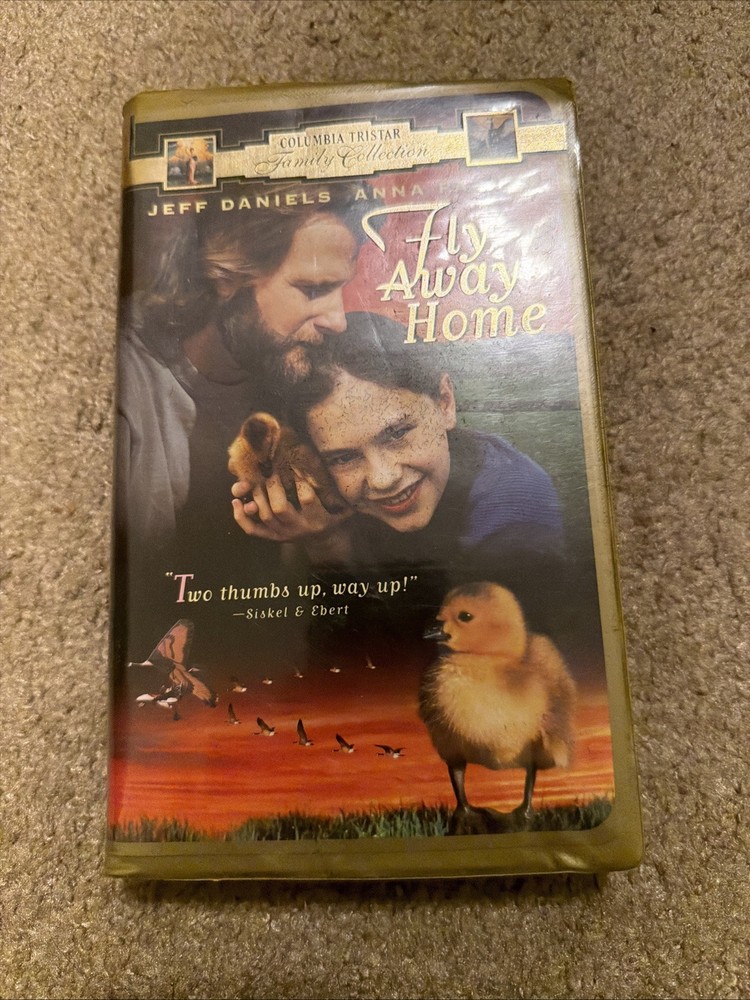 Fly Away Home (VHS, 1996, Columbia Tristar) Family Collection Clam Shell Case