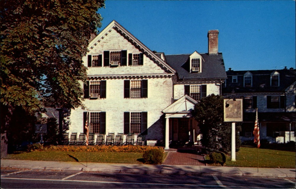 Lord Jeffrey Inn Amherst Massachusetts vintage postcard n288