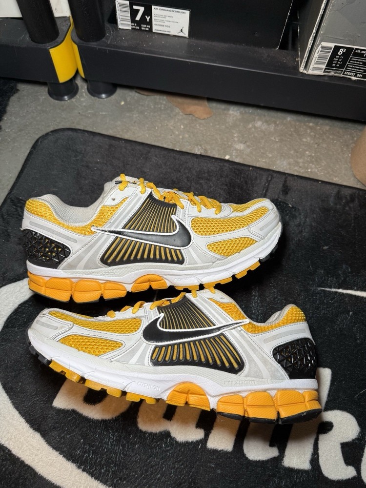 Size 9.5 - Nike Air Zoom Vomero 5 University Gold