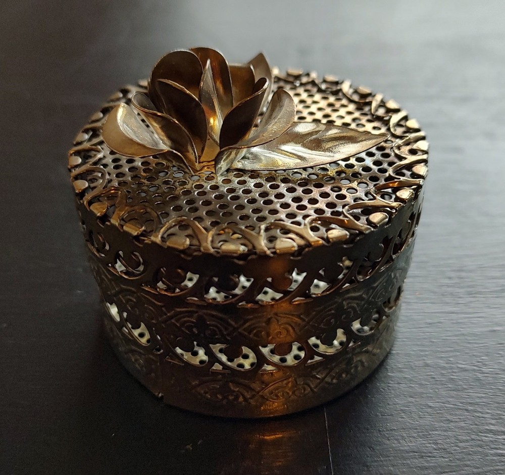 Vintage Jewelry Trinket Box Silver Tone Metal Mesh Filigree Lid w/Rose 2