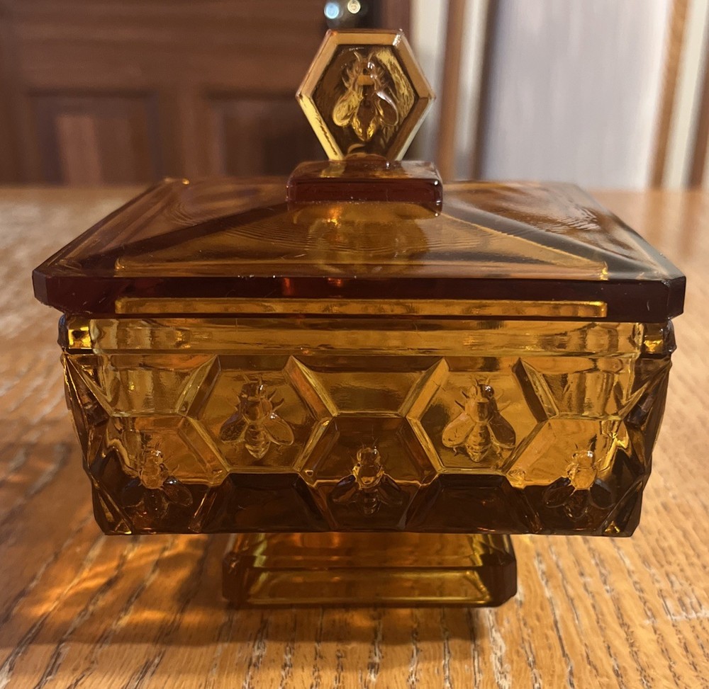 Vintage FENTON Amber Glass HONEY BEE Honeycomb Square Lidded Footed Candy Dish
