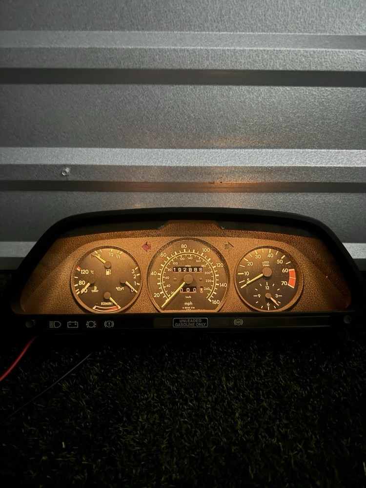 82-85 Mercedes Benz W126 500SEL 1983 Instrument Panel Gauge Cluster 192k Miles