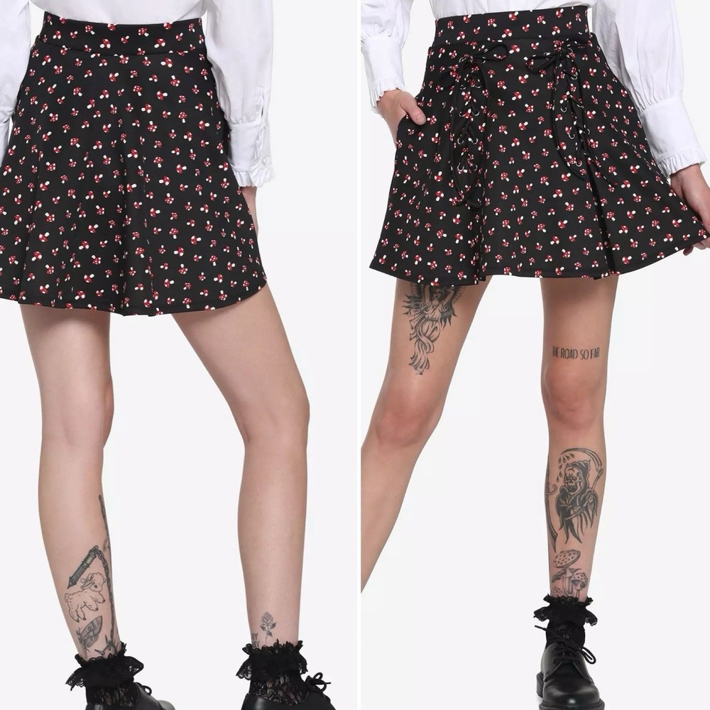 Hot Topic Skirt Red & Black Lace Up Front Mushroom Print Skater Skirt Sz XS
