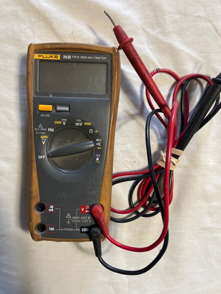 UNTESTED Fluke 26 III Multimeter With Leads