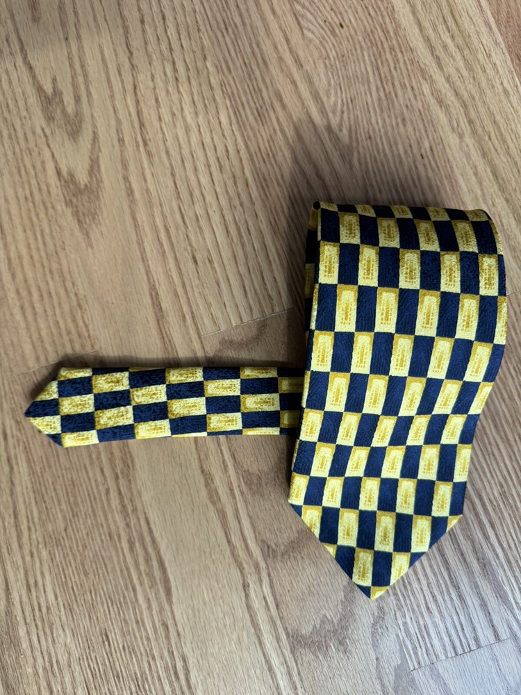 Charleston Tie Rack 100% Silk Men’s Tie Gold/Navy Made In Italy 3.5”X 60” NWOT