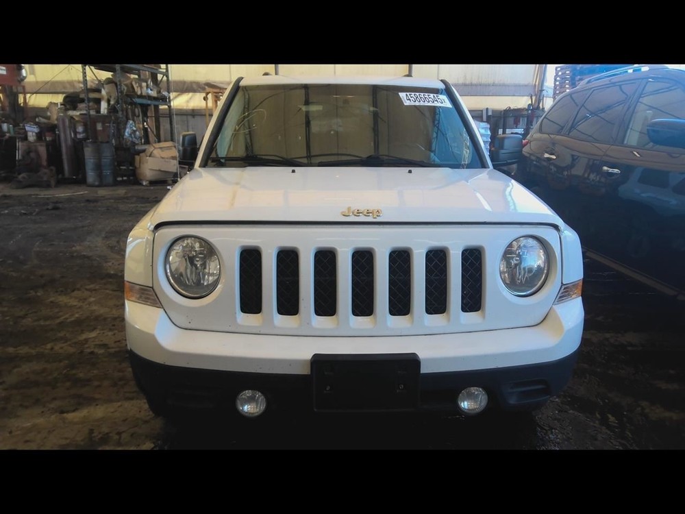 Local Pickup Only - 11-17 Patriot Front Bumper No Tow Hooks 6543306
