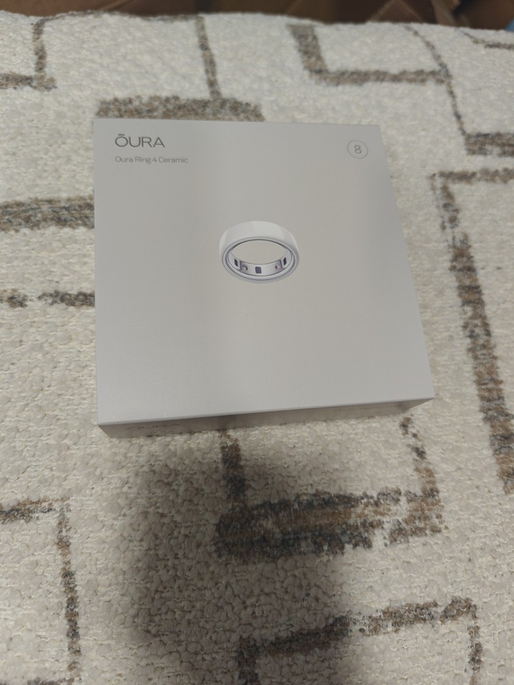 Oura Ring 4 Ceramic Cloud /Blanc Nuage Size 8 Brand New