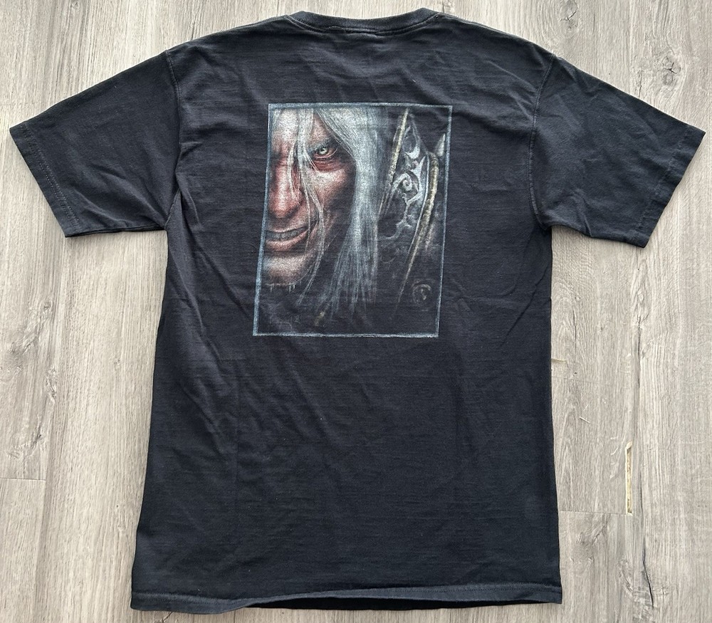 Vintage 2003 Warcraft The Frozen Throne Expansion Set cotton t-shirt