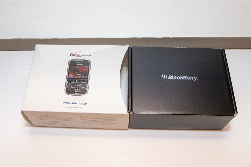 BlackBerry Bold 9650 - 512 MB - Let's go Back to the Future !