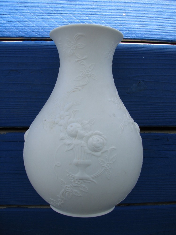 Kaiser Bisque White matte Vase #447 URN MOTIF German Mid Century 9