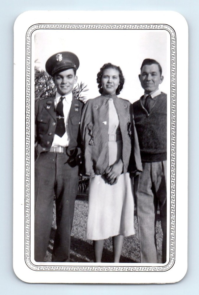 Old Vintage Photo TRIO WOMAN MEN ARMY SOLDIER 1938 ANTIQUE SNAPSHOT