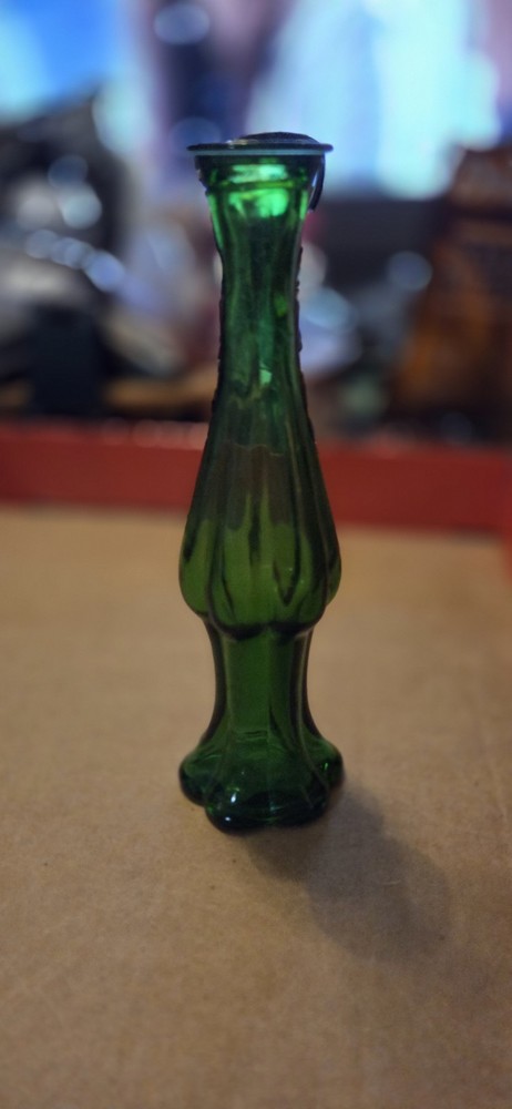 Green Glass Vase Decorative Glossy Finish Home Decor Display Accent Piece