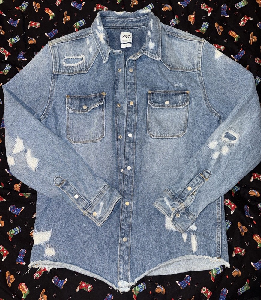 Zara Denim Trucker Jacket Men's M Blue Denim Distressed Relax Fit Snap Button
