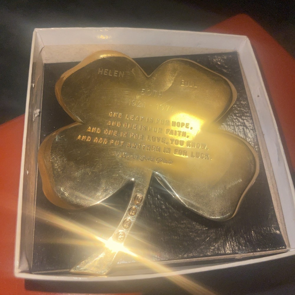 VTG Gerity Shamrock Four Leaf Clover Paperweight Wall Hanging 24K Gold Plated