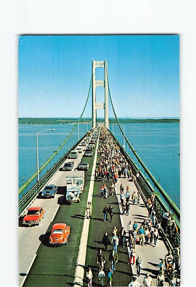 Postcard The Mackinac Bridge Michigan USA