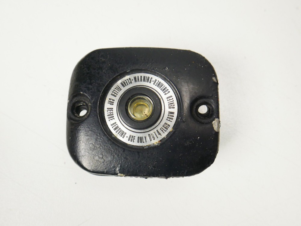 Genuine OEM Harley Touring Softail Dyna Front Brake Master Cylinder Cover Lid
