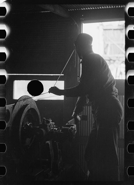 Photo:Williamson County Illinois 1939 Loading Truck Gopher Hole Silhouette