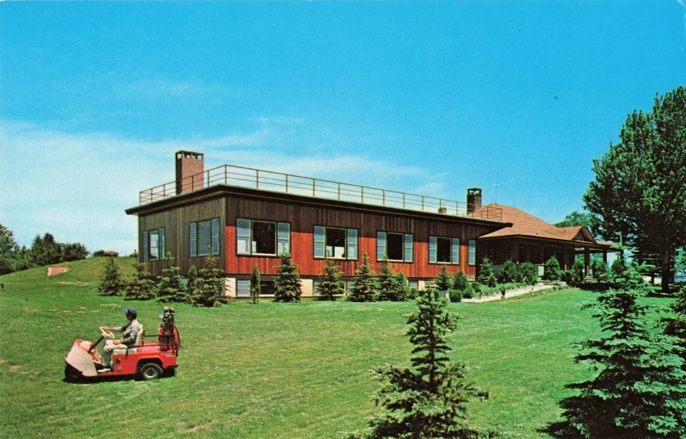 New Golf Clubhouse - Grossinger's - Grossinger New York NY - Postcard