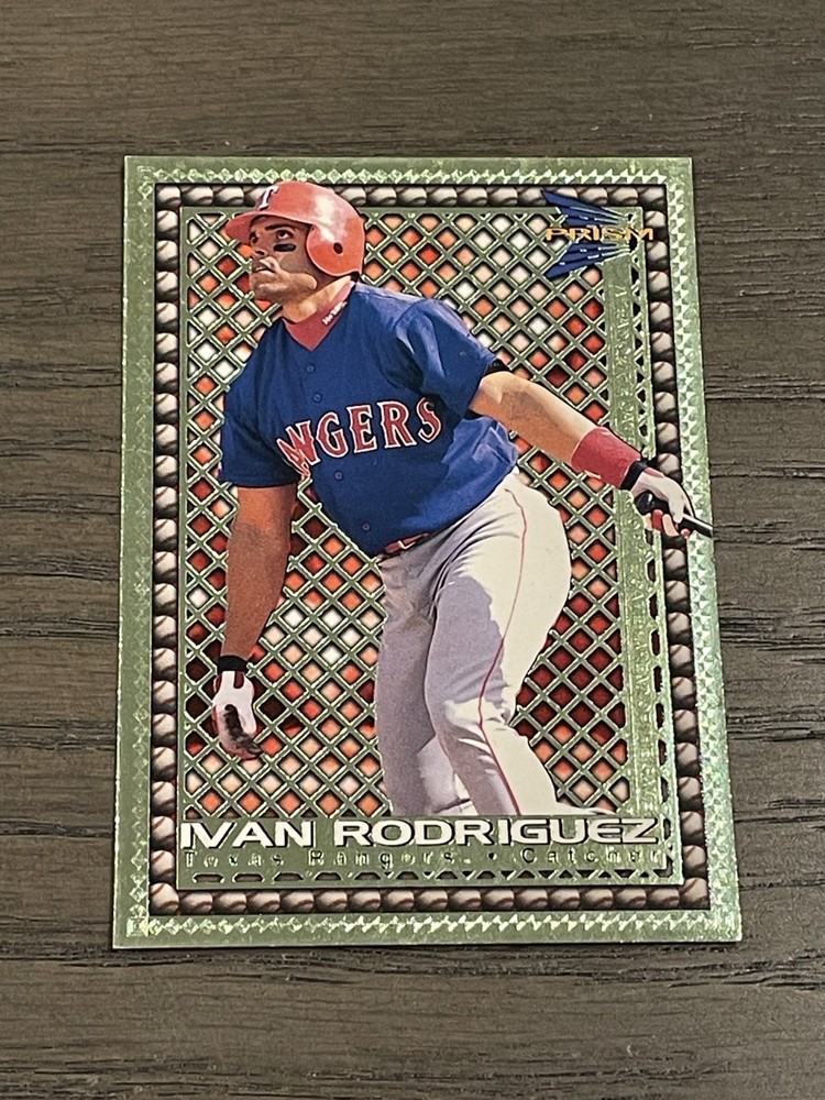 1999 Pacific Prism Ahead of the Game Ivan Rodriguez #20 Texas Rangers
