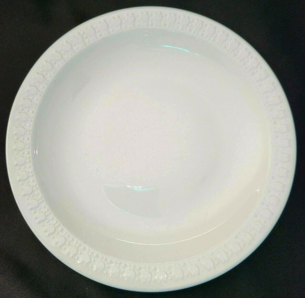 SET OF 6 CORNING CENTURA TULIP WHITE SALAD PLATES 8