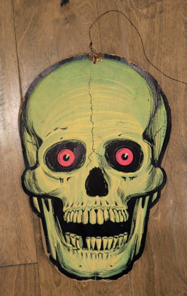 Beistle Glow in Dark Skull Die Cut  Hanging Decoraton Vintage 80s Halloween