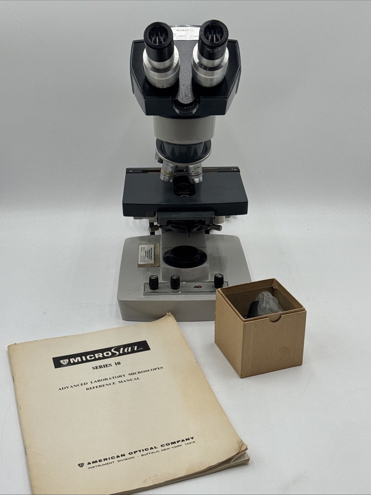 AO MicroStar One-Ten Illuminator 1130A Microscope 4 OBJECTIVES