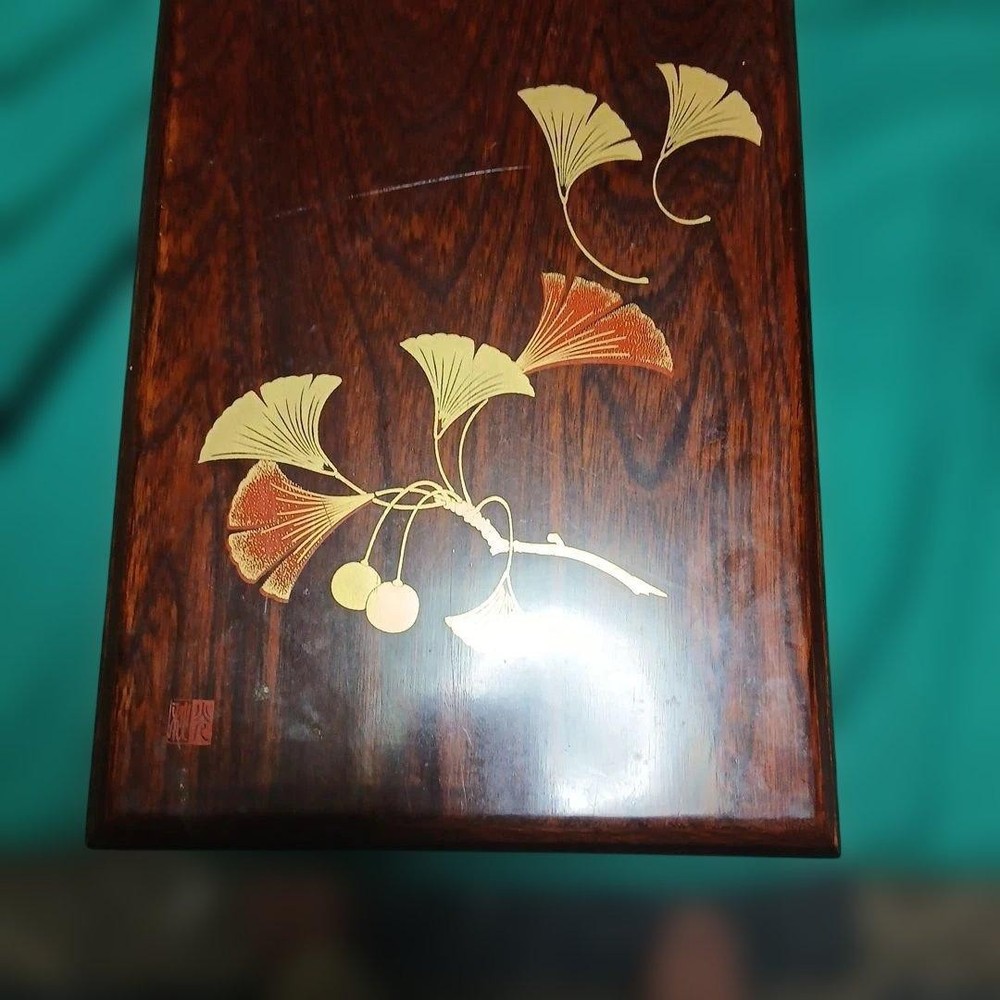 Ginkgo Lacquered Wooden Text Box with Gold Maki-e, Handcrafted, Elegant Grain