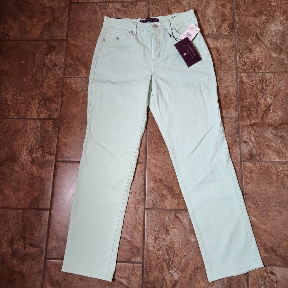 Gloria Vanderbilt supreme stretch tapered leg womens 6 short