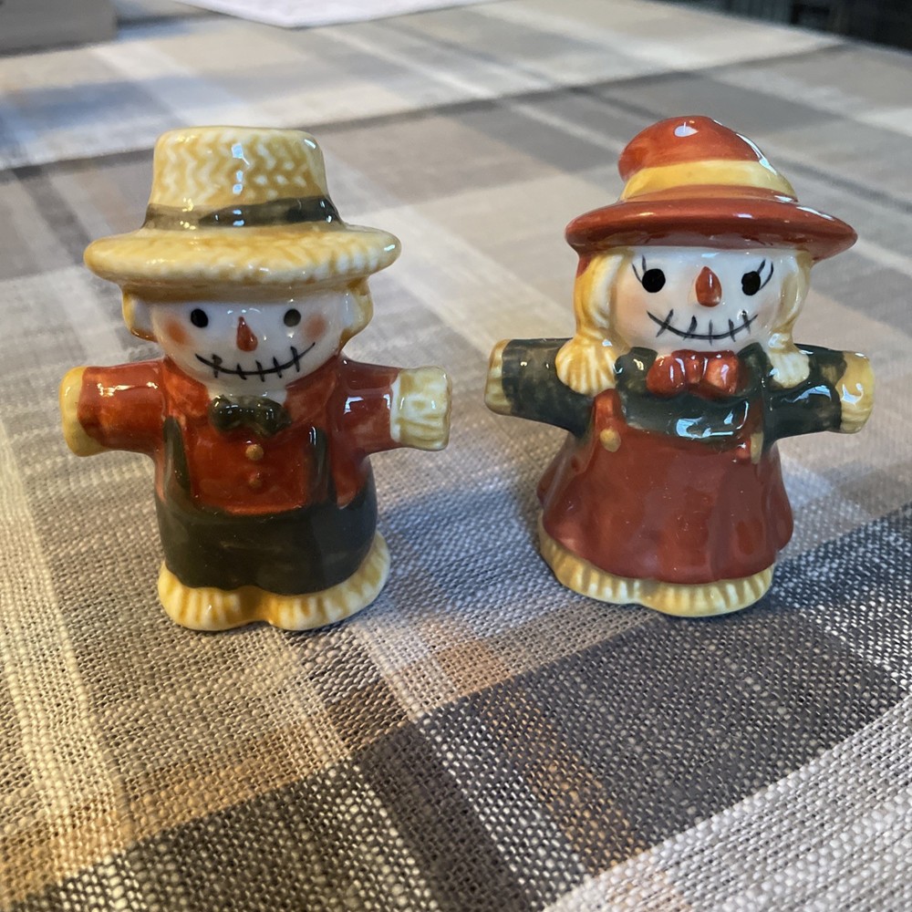Cracker Barrel 2025 Harvest Fall Scarecrow Salt and Pepper Shaker Set