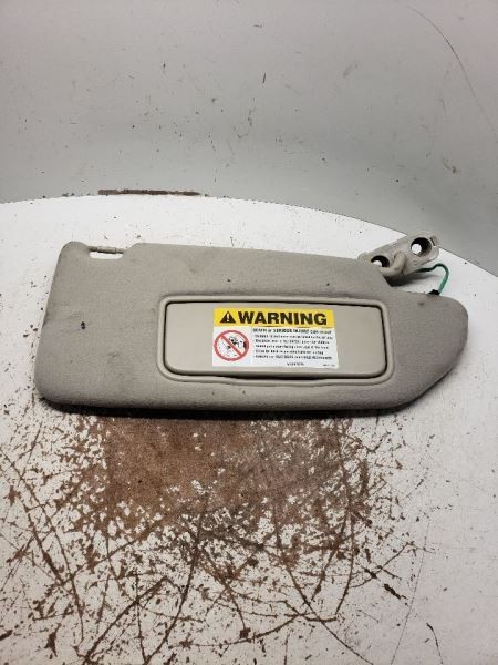 Illuminated Passenger Sun Visor for 05-09 Volvo 60 Series 1065768  