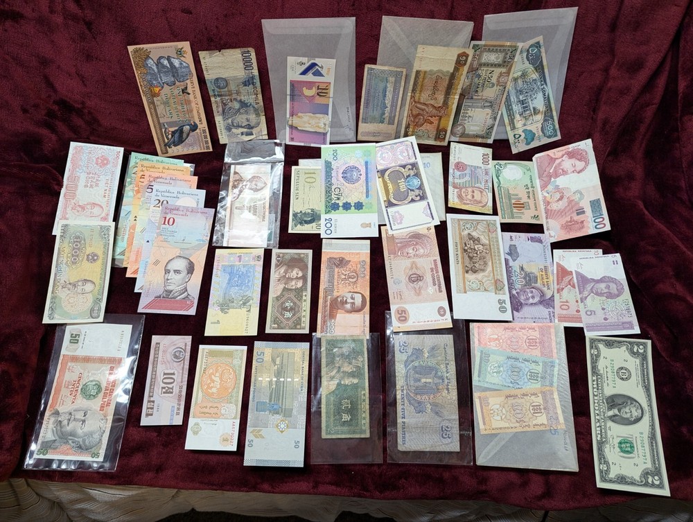 Worldwide Banknotes Collection #122