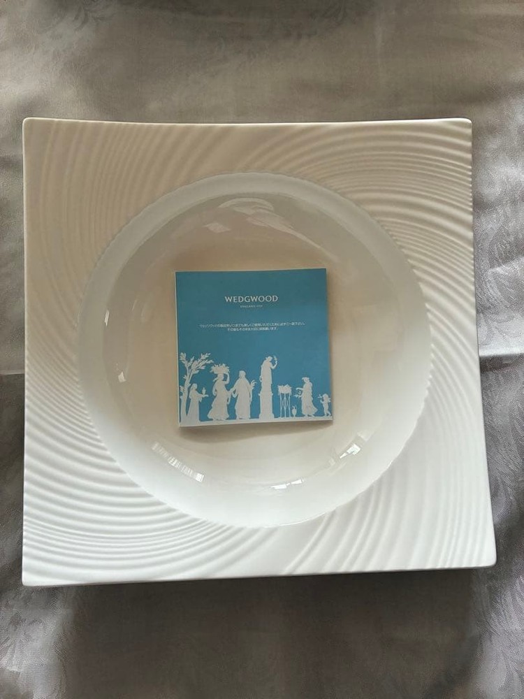 Wedgwood White Plate with Box Used in Excellent Condition