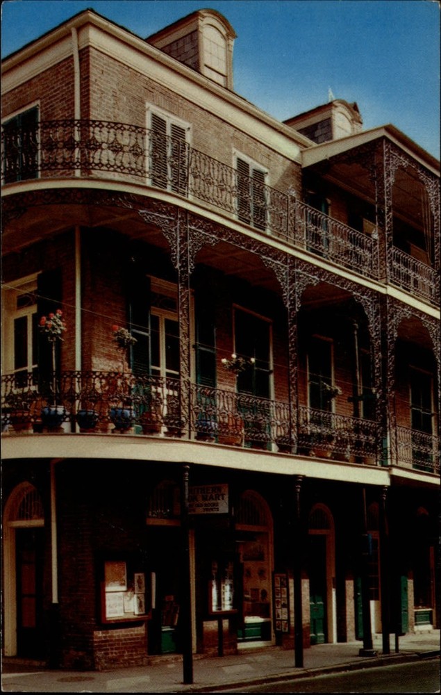 New Orleans Louisiana Lace ironwork balcony Vieux Carre unused vintage postcard
